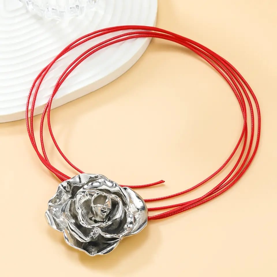 Rose Rendezvous Choker