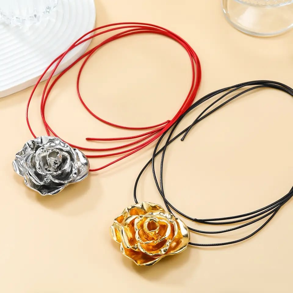 Rose Rendezvous Choker